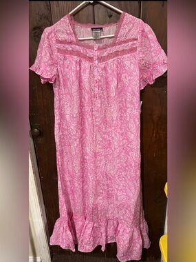 EUC! Basic Editions Pink Floral Button-Front M Sleepwear lace nightgown dress